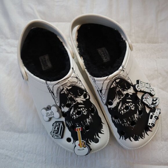 Crocs Classic Lined Clog Luke Combs Skully Size 6 / 4 - Picture 1 of 8